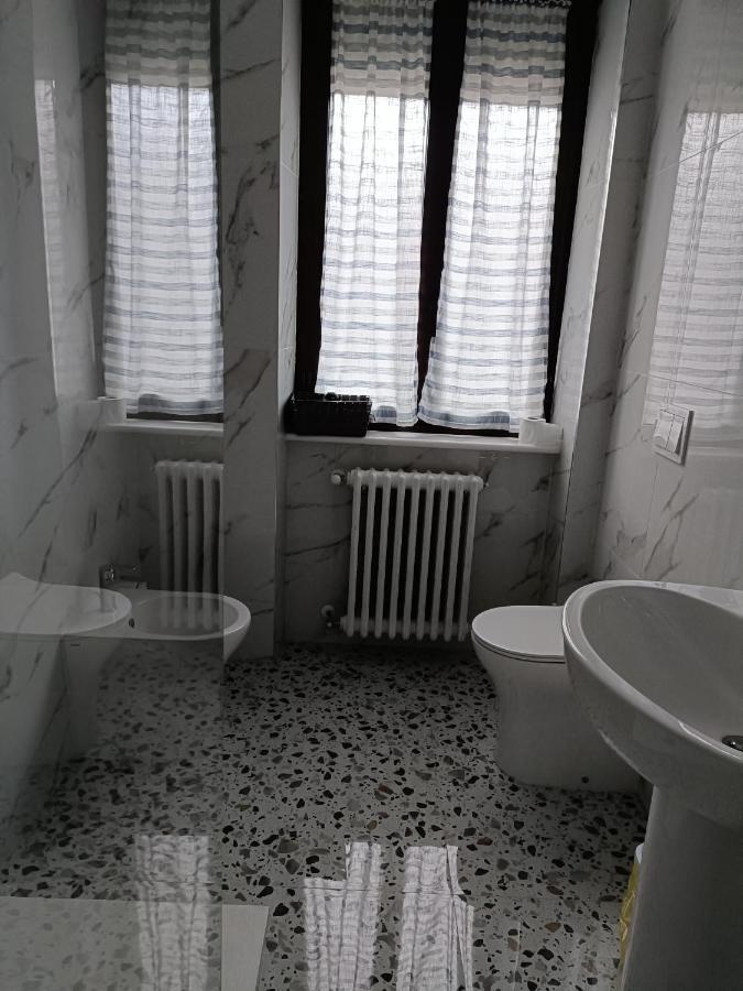 L'Affaccio Sulla Piazza Apartment Авецано Екстериор снимка