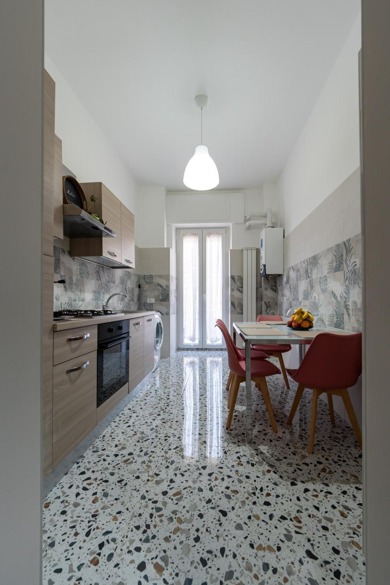 L'Affaccio Sulla Piazza Apartment Авецано Екстериор снимка